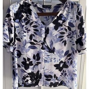 IVANKA TRUMP Womens Size Large  Blue White Floral‎ Dolman V Neck Bell Sleeve